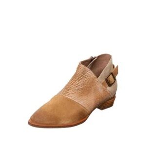 ANTELOPE Laran Buckle Boot NWOB